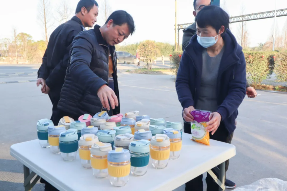 tqsbjrxo.bmp tqsbjrxo.bmp